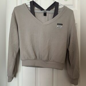 Women's cropped V-Neck Sweatshirt - Size Small